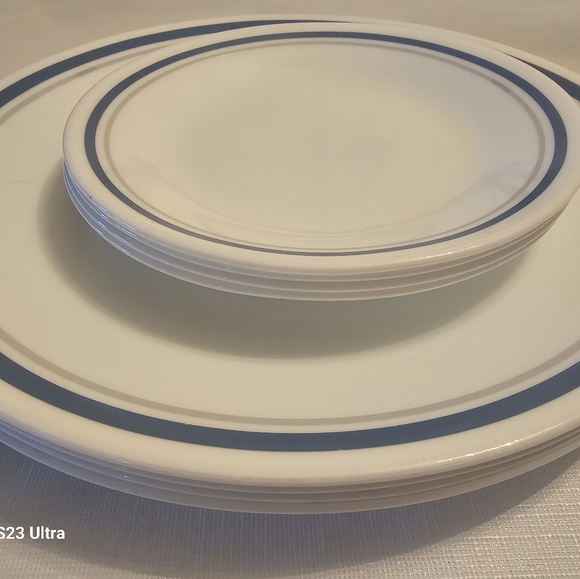 Corelle Corning INDIGO (4) Dinner Plates 10 1/4" & (4) Salad Plates 6 1/2" - Picture 8 of 12